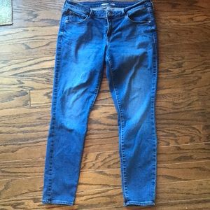 Old Navy Rockstar Super Skinny Low Rise Jeans